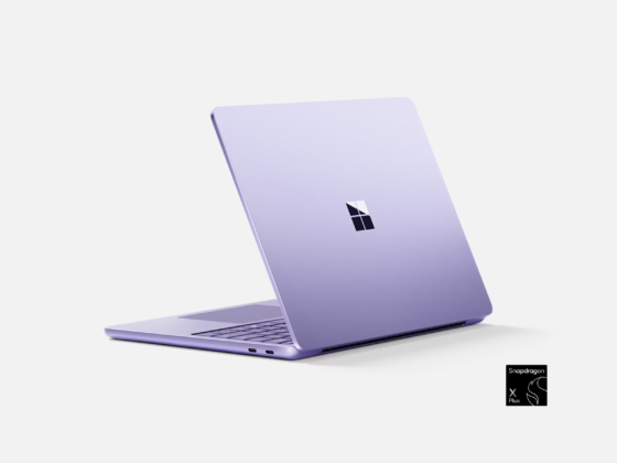 Mặt sau của Surface Laptop 13 inch màu Tím