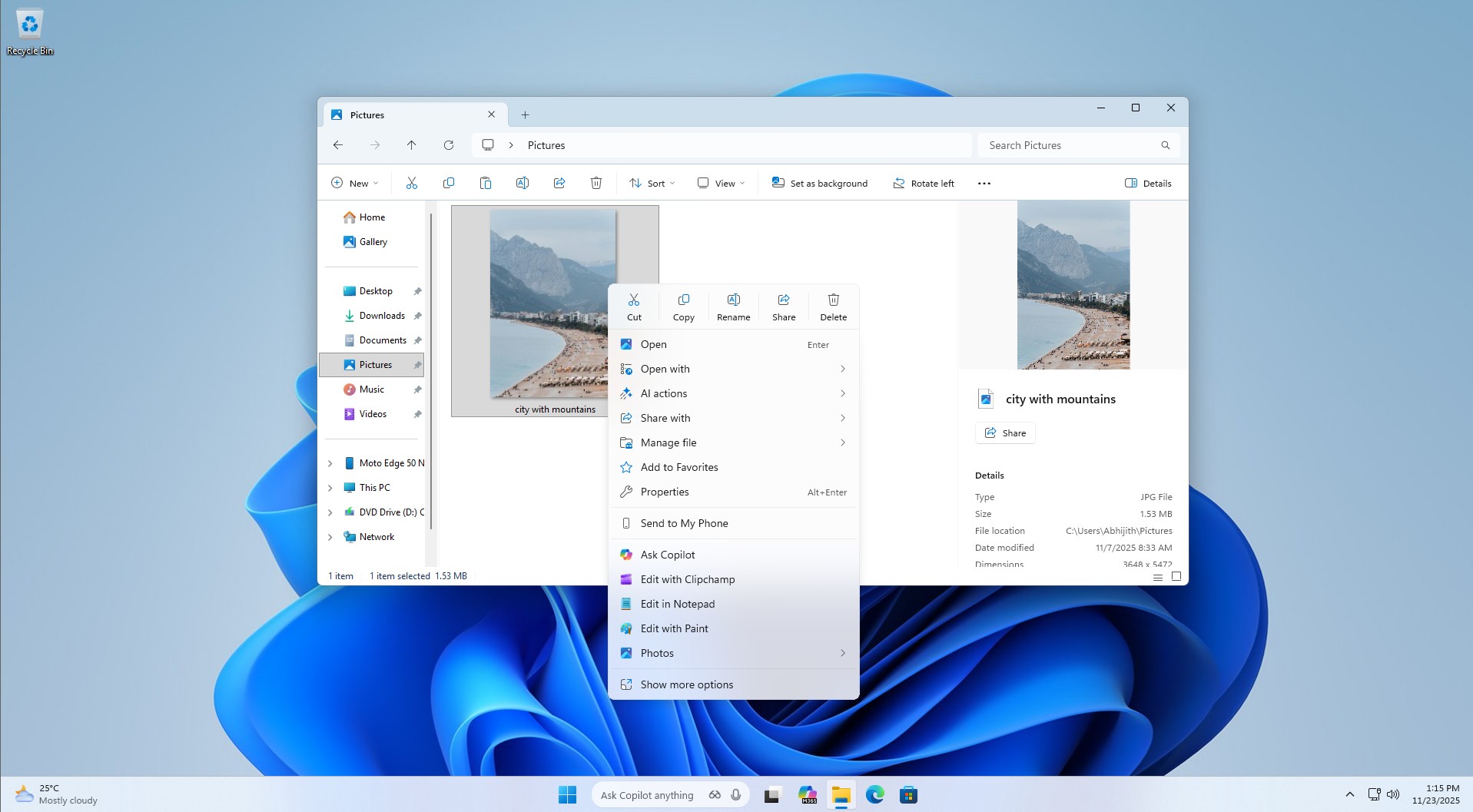 Menu ngữ cảnh nhấp chuột phải của Windows 11 mới trong File Explorer chỉ chiếm một nửa không gian màn hình dọc